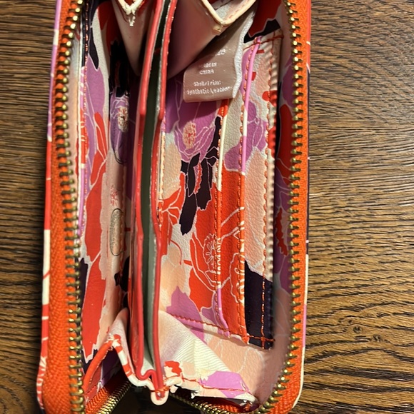 Banana Republic wallet - Picture 3 of 6